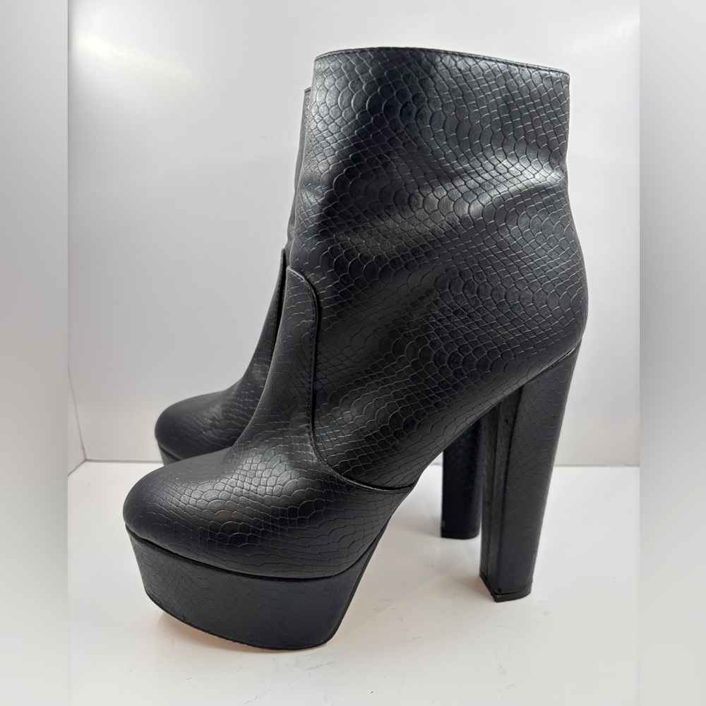Women's Black Textured Platform Ankle Boots - Picture 2 of 8